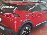 Usata Peugeot 2008 Allure 131 CV (96 kW) 2023 Rosso SUV