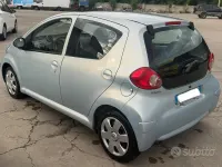 Usata Toyota Aygo 68 CV (50 kW) 2008 Marrone Utilitaria