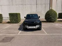 Usata Land Rover Defender SE 200 CV (147 kW) 2024 Santorini black SUV