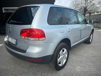 Usata VW Touareg R 174 CV (127 kW) 2006 Grigio SUV