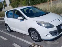 Usata Renault Scénic XMOD 110 CV (80 kW) 2011 Bianco Monovolume