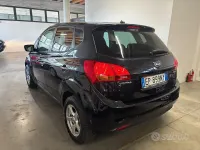 Usata Kia Venga 128 CV (94 kW) 2012 Nero Utilitaria