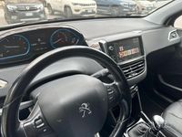 Usata Peugeot 2008 Allure 120 CV (88 kW) 2017 Bianco SUV