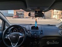 Usata Ford Fiesta 75 CV (55 kW) 2014 Grigio Utilitaria
