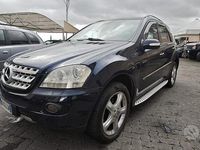 Usata Mercedes ML320 224 CV (164 kW) 2007 Blu SUV