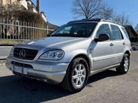 Usata Mercedes ML430 272 CV (200 kW) 2000 Argento SUV