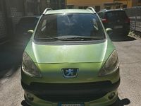 Usata Peugeot 1007 68 CV (50 kW) 2006 Verde Monovolume