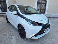 Usata Toyota Aygo X-play 69 CV (50 kW) 2015 Bianco Utilitaria