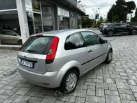 Usado Ford Fiesta Ambiente 75 HP (55 kW) 2005 Prateado Citadino