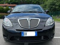 Usado Lancia Ypsilon 69 HP (50 kW) 2011 Preto Citadino