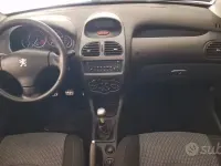 Usata Peugeot 206 CC 109 CV (80 kW) 2007 Grigio Cabrio
