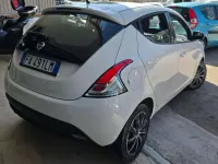 Usata Lancia Ypsilon Gold 95 CV (69 kW) 2015 Bianca Utilitaria