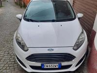 Usata Ford Fiesta 97 CV (71 kW) 2014 Bianco Utilitaria
