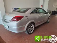 Usata Opel Astra Cabriolet Cosmo 150 CV (110 kW) 2007 Grigio Cabrio