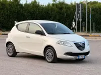 Usata Lancia Ypsilon 69 CV (50 kW) 2013 Nero Utilitaria