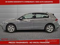 Usata VW Golf VIII Life 116 CV (85 kW) 2023 Grigio Berlina