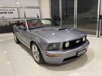 Usata Ford Mustang GT 305 CV (224 kW) 2007 Grigio Cabrio