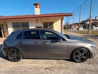Usata Mercedes A180 Premium 116 CV (85 kW) 2019 Grigio Berlina