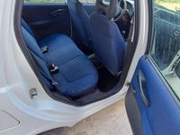 Usata Fiat Punto 80 CV (58 kW) 2005 Bianco Utilitaria