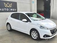Usata Peugeot 208 Active 82 CV (60 kW) 2017 Bianco Utilitaria