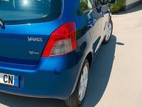 Usata Toyota Yaris 68 CV (50 kW) 2006 Blu Utilitaria