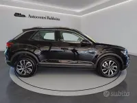 Usata VW T-Roc Style 110 CV (80 kW) 2023 Nero SUV
