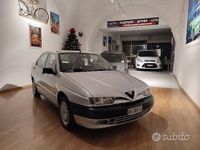 Second-hand Alfa Romeo 146 103 CP (75 kW) 1998 Gri Hatchback