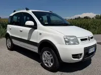 Usata Fiat Panda 4x4 Climbing 75 CV (55 kW) 2011 Bianco Utilitaria
