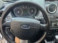 Usata Ford Fiesta Ghia 68 CV (50 kW) 2006 Utilitaria