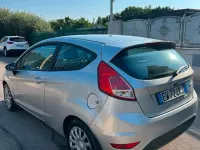 Usata Ford Fiesta 60 CV (44 kW) 2014 Grigio Utilitaria