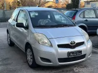 Usata Toyota Yaris 69 CV (50 kW) 2009 Grigio Utilitaria