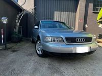 usata Audi A8 4x4 quattro 2.5 v6 Da vetrina