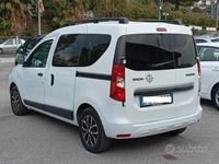 Usata Dacia Dokker Lauréate 101 CV (74 kW) 2018 Bianco Monovolume