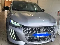 Usata Peugeot 208 GT 101 CV (74 kW) 2024 Argento Utilitaria
