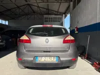 Usata Renault Mégane III Dynamique 110 CV (80 kW) 2010 Marrone Berlina