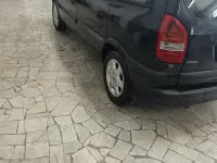 Usata Opel Zafira 101 CV (74 kW) 1999 Nero Monovolume