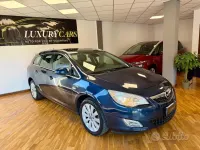 Usata Opel Astra 140 CV (102 kW) 2013 Nero Station wagon