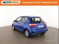 Usata Toyota Yaris Active 69 CV (50 kW) 2017 Blu Berlina