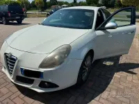 Usata Alfa Romeo Giulietta Distinctive 170 CV (125 kW) 2010 Bianco Utilitaria