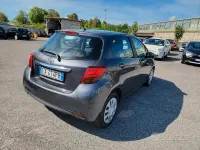 Begagnad Toyota Yaris Active 90 HK (66 kW) 2014 Grå Halvkombi
