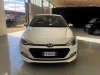 Usata Hyundai i20 Style 75 CV (55 kW) 2015 Bianco Utilitaria