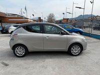 Usata Lancia Ypsilon 69 CV (50 kW) 2014 Grigio Utilitaria