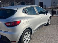Käytetty Renault Clio IV 75 HP (55 kW) 2019 Harmaa Sedan