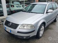 Usata VW Passat 131 CV (96 kW) 2004 Grigio Station wagon