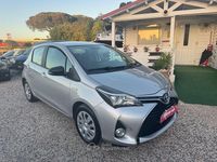 Usata Toyota Yaris Hybrid Business Edition 73 CV (53 kW) 2015 Argento Berlina