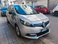 Usata Renault Scénic LIMITED 110 CV (80 kW) 2016 Grigio Monovolume