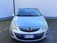 Usata Opel Corsa 65 CV (47 kW) 2012 Argento Utilitaria