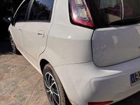 Usata Fiat Punto Evo Dynamic 75 CV (55 kW) 2014 Bianco Utilitaria