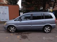 Usata Opel Zafira 97 CV (71 kW) 2005 Grigio Monovolume