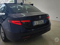 Usata Alfa Romeo Giulia 150 CV (110 kW) 2018 Blu Berlina